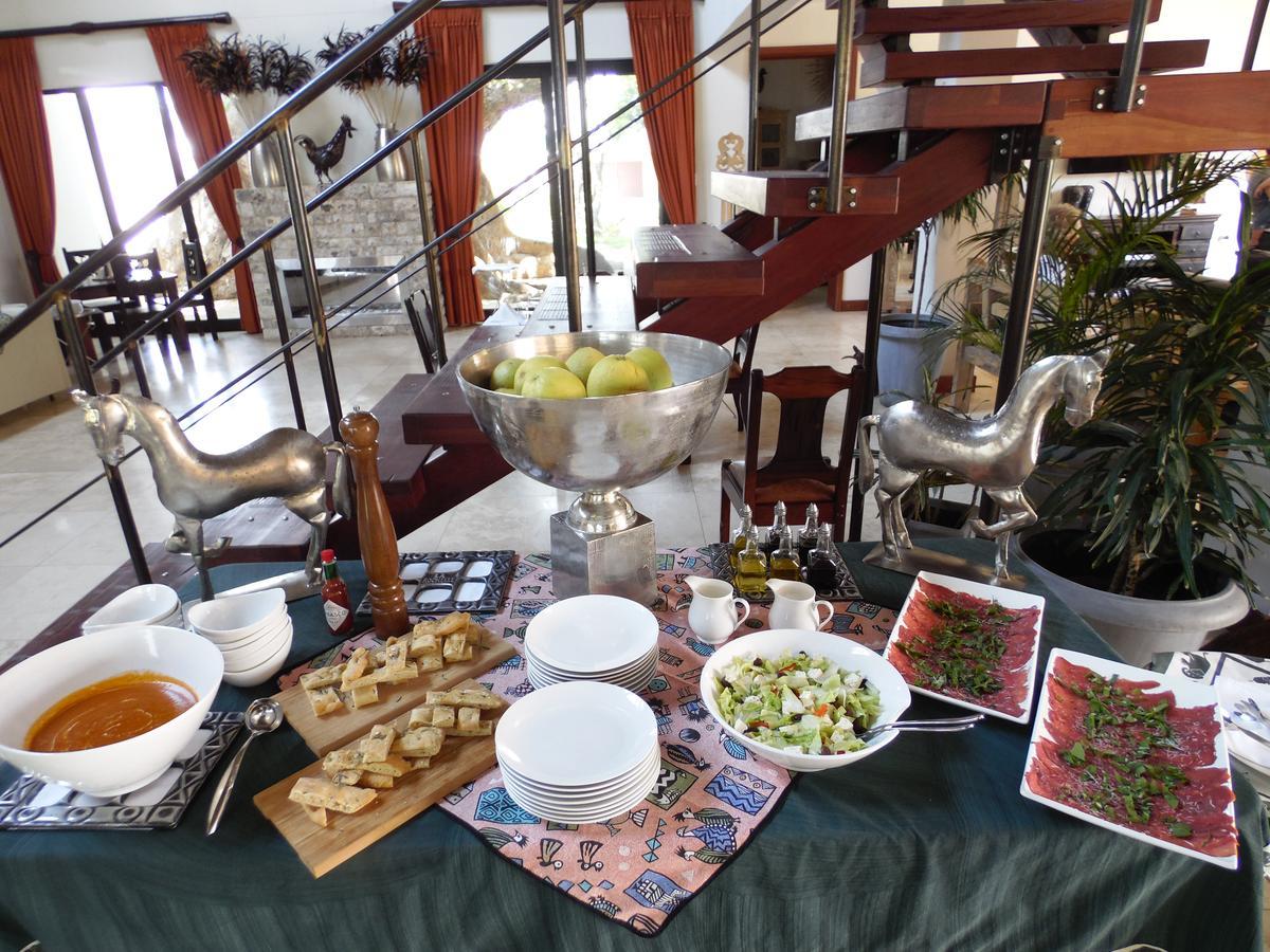 La Rochelle Lodge โอเคาเควโย ภายนอก รูปภาพ