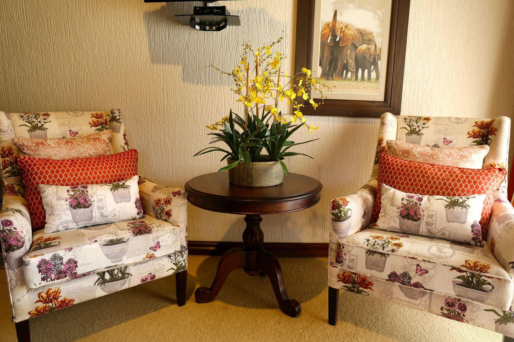 La Rochelle Lodge โอเคาเควโย ภายนอก รูปภาพ